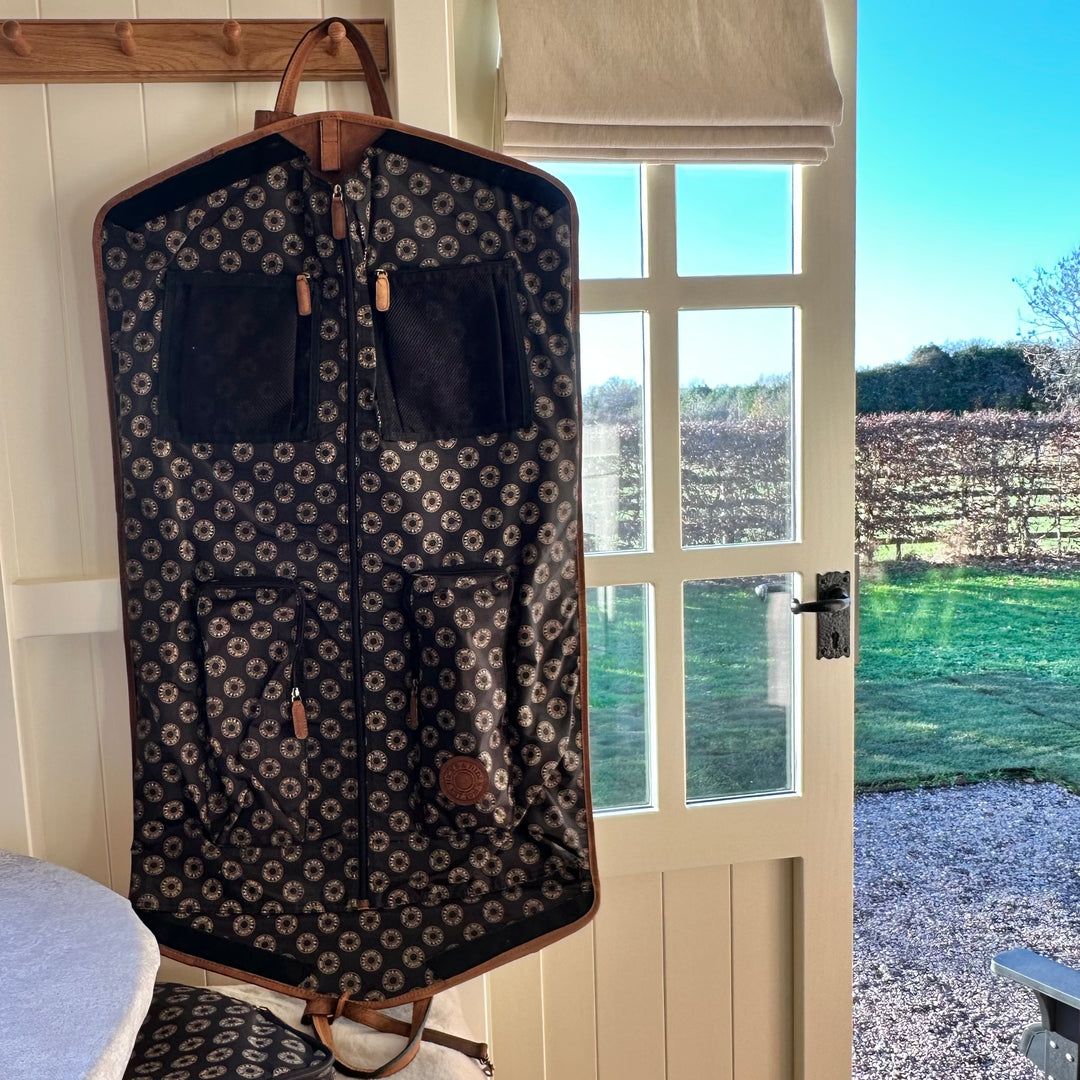 Chadlington Suit Carrier – Hicks and Hides